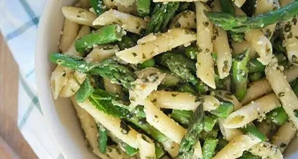 Vegetable pesto pasta