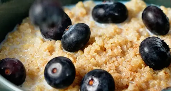 Blueberry Almond Quinoa Breakfast Bowl